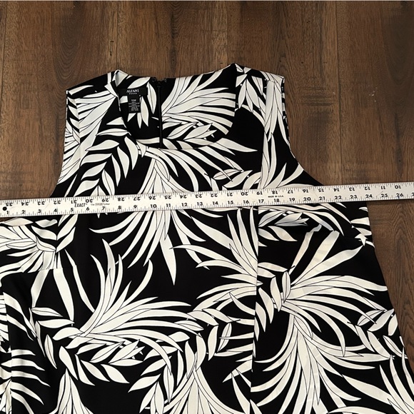 Alfani Woman Black and White Asymmetrical Leaf Print Women's Sleeveless Top 18W - Picture 9 of 10